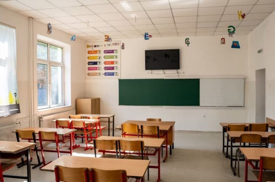 Shkollat zbrazen/ Bie cilësia, autoriteti i mësuesit ka rënë në nivele alarmante