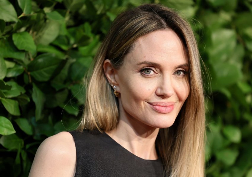 Angelina Jolie shfaqet tepër elegante në New York