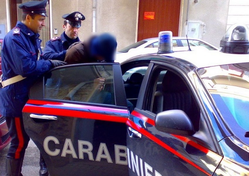 Çmontohet rrjeti i kokainës në Itali, arrestohen dy të rinjtë shqiptarë