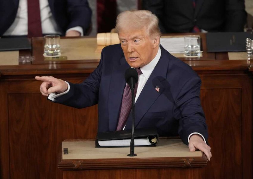 Trump: Rusia është e detyruar të pranojë paqen, SHBA mund t’i bëjë dëme shumë të mëdha ekonomike