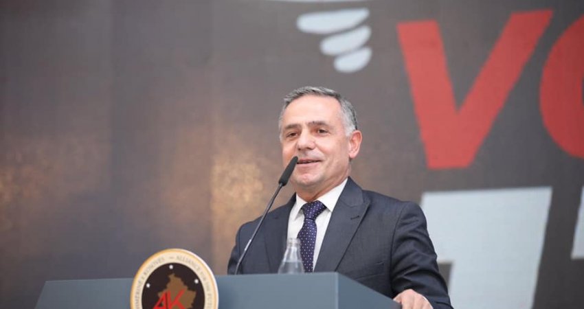 Isufi i AAK-së thotë se ka komunikime të opozitës për formimin e qeverisë së re
