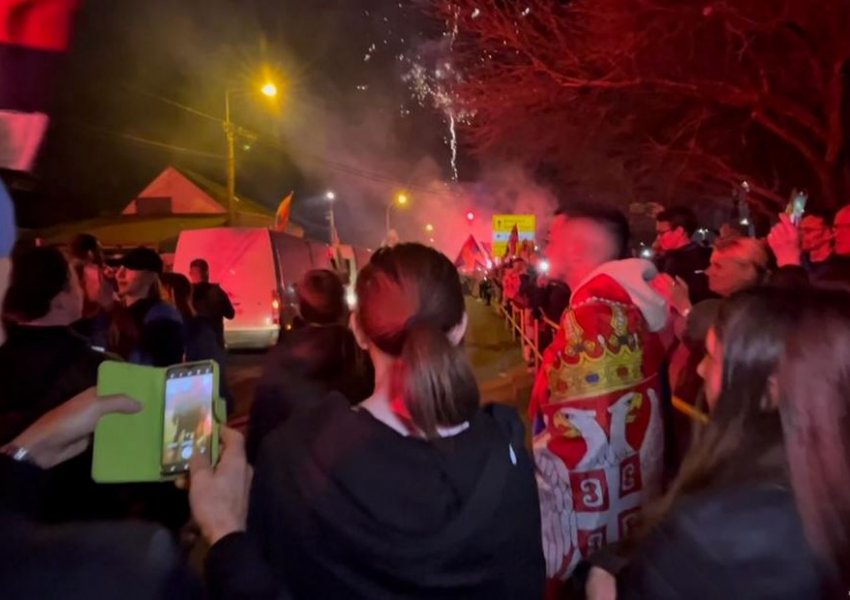 Studentët sfidojnë pushtetin e fortë të presidentit