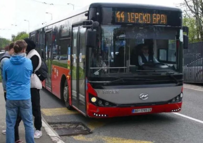 Protestat, pezullohet transporti publik në Beograd