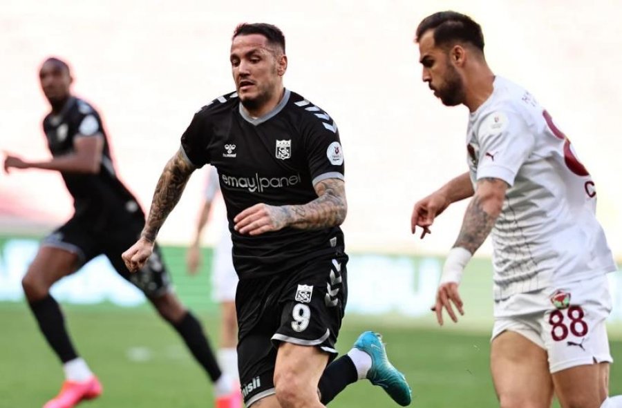 VIDEO/ Rey Manaj ‘ngroh’ Sylvinho-n para ndeshjes me Anglinë,  shënon golin e tetë në kampionatin turk