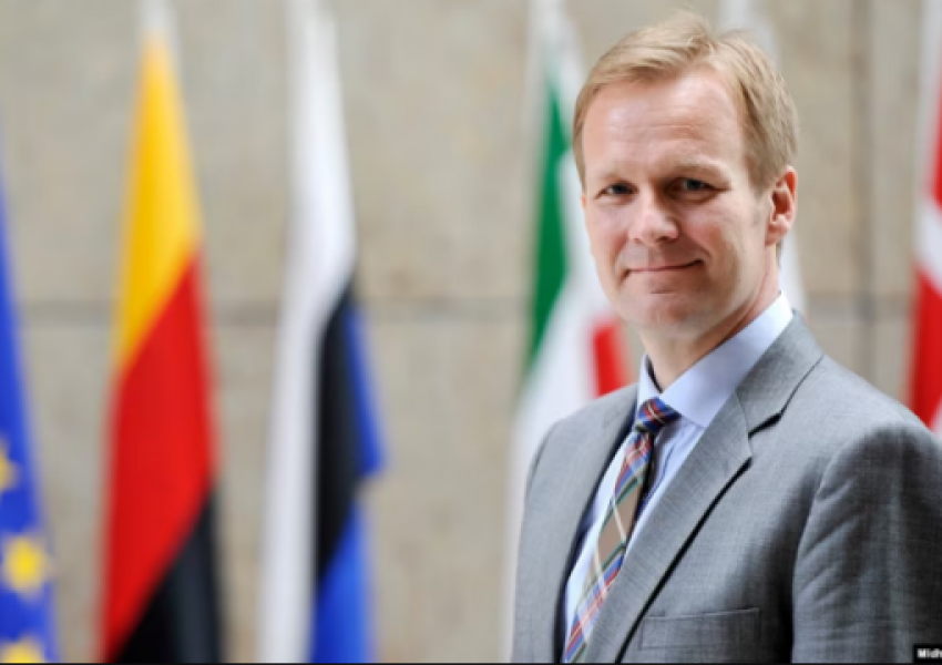 Sorensen sot në Kosovë, takohet me Osmanin, Kurtin e Bislimin