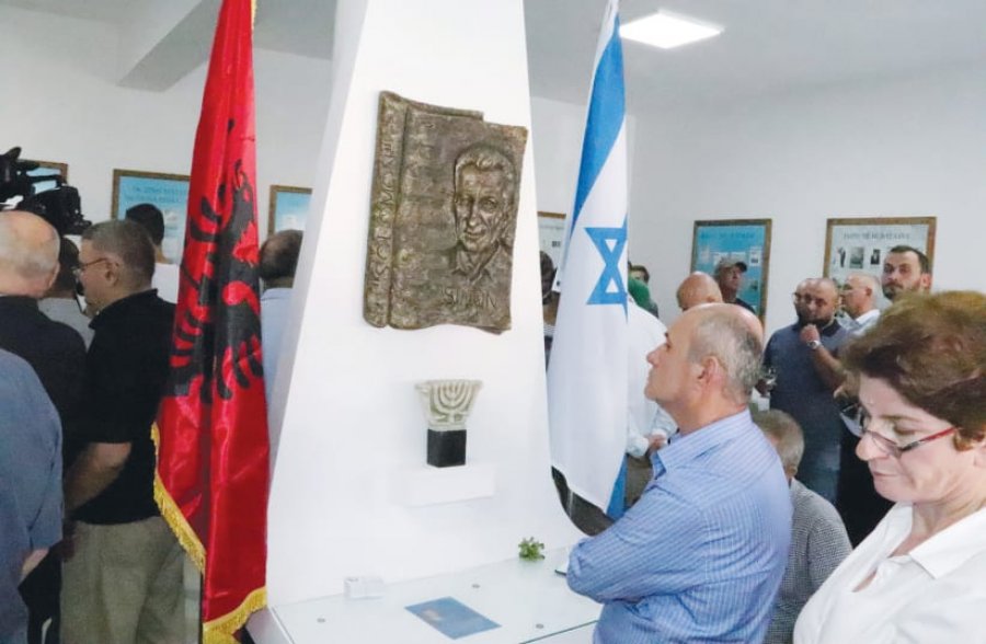 Historia e fshehtë hebreje e Shqipërisë; Si i shpëtoi popullsia e saj hebrenjtë gjatë Holokaustit?