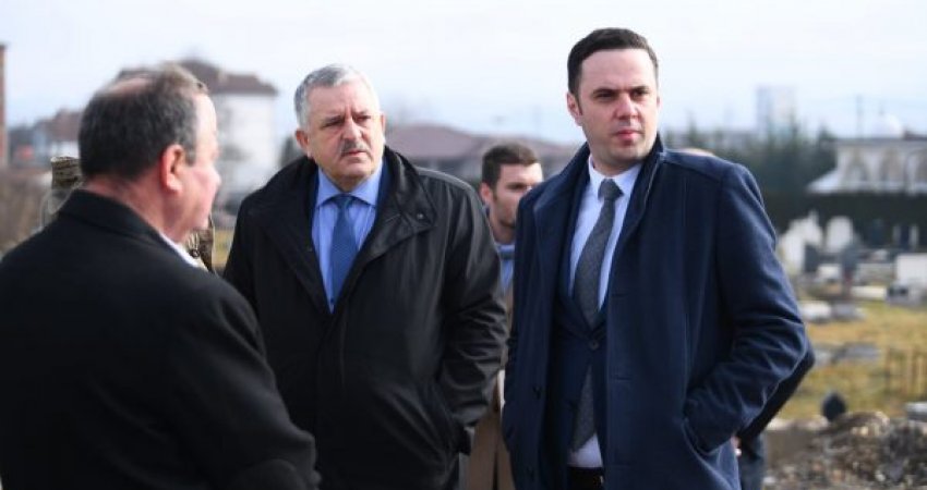 Pakënaqësitë në LDK, Veliu: Është për keqardhje ta mbrosh “liderin” që po e dërgon në theqafje një familje të madhe politike