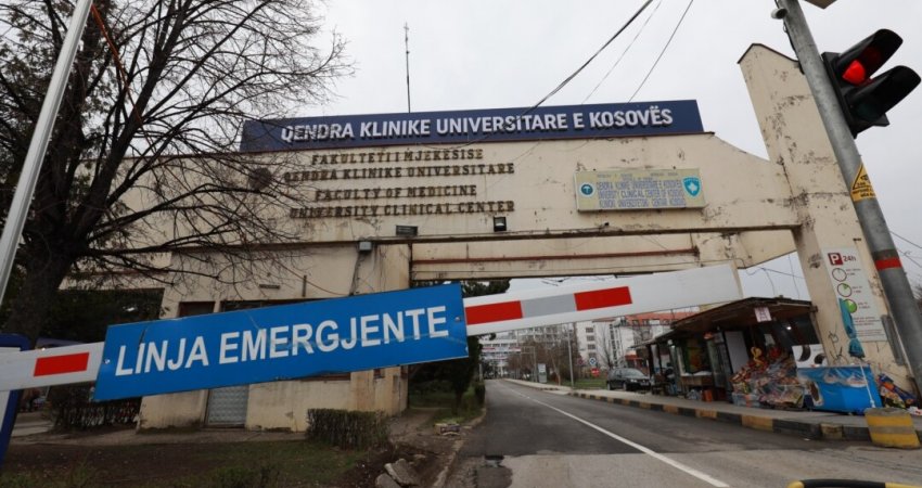Punëtori i sigurimit dhe grabitësi që u plagosën gjatë shkëmbimit të zjarrit në Veternik në gjendje të rëndë