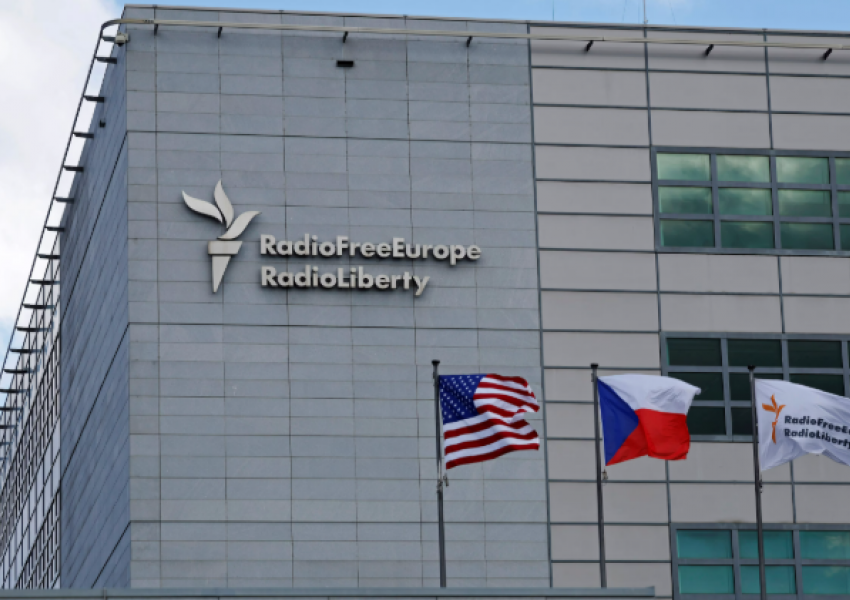 BE-ja ‘shqyrton’ financimin e Radio Free Europe pas shkurtimeve të Trump-it