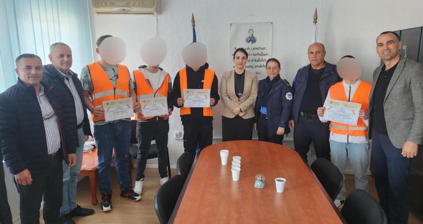 Certifikohen katër të mitur në aftësimin profesional në QEK në Lipjan