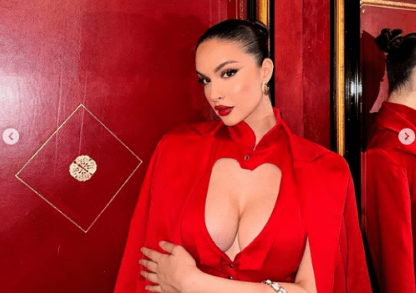 E rrethuar me dhurata dhe trëndafila, Oriola Marashi feston ditëlindjen si vajzë single
