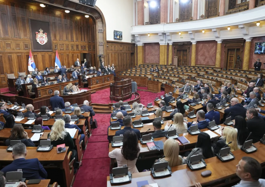 Serbi/ Partia e Vuçiç refuzon propozimin e partive opozitare për qeverinë tranzitore, ‘Duan të vijnë në pushtet pa zgjedhje’