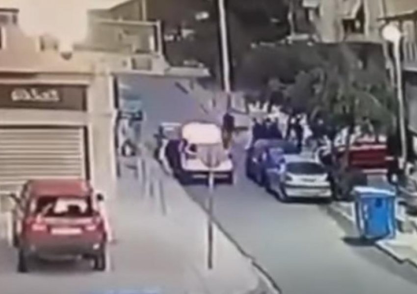  VIDEO/ Shqiptarët përleshen në Selanik, dy të plagosur, njëri rëndë