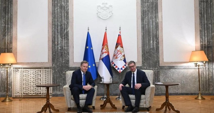 Vuçiq në takim me Sorensenin: Asociacioni parakusht për fillimin e normalizimit të raporteve