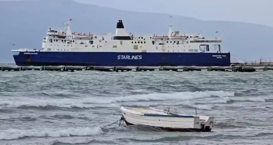 Dallgët deri në 3.5 metër dhe era e fortë, në Vlorë lundrimi pezullohet edhe për 24 orë