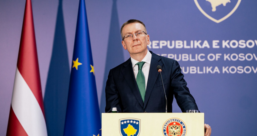 Presidenti i Letonisë në dijeni për mashtrimin që iu bë Kurtit nga dy komedianët rus, flasin nga Riga