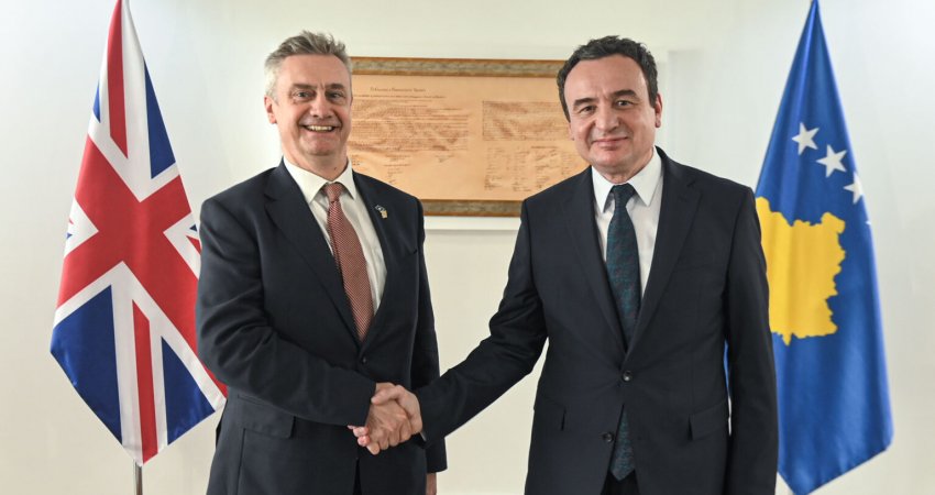Ambasadori Hargreaves i shkon Kurtit në zyrë, ZKM: U diskutua për hapat drejt formimit të qeverisë