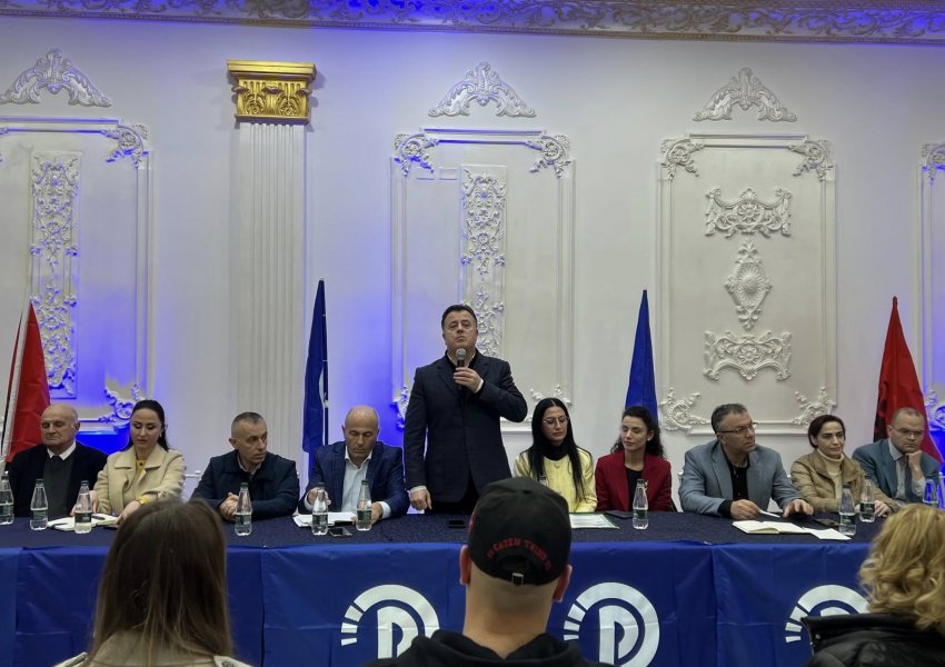 ‘Votoni njëshat’/ Flamur Noka prezanton kandidatët e PD për deputetë të Qarkut Durrës në Manëz