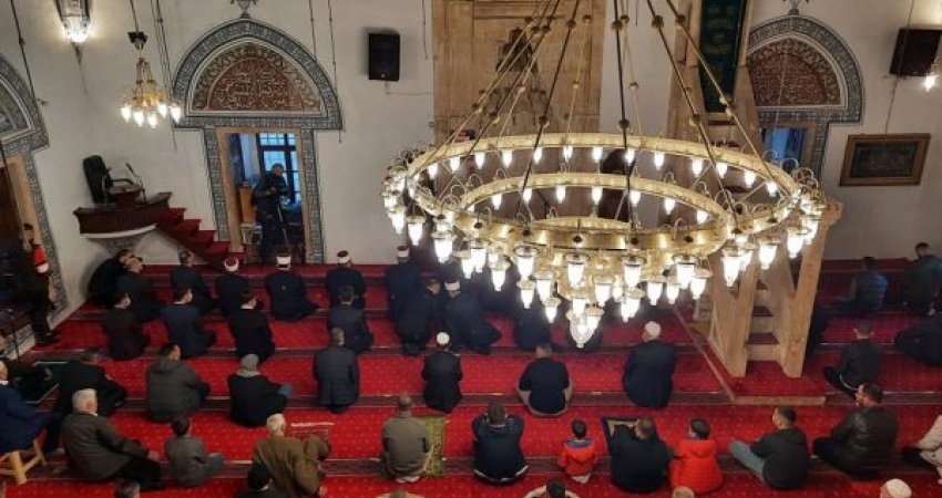 Ndërrimi i orës, BIK del me njoftim për kohën kur falet Fitër Bajrami nesër