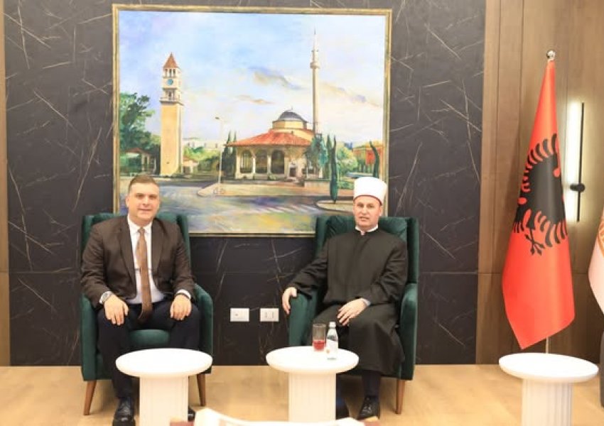 Fiter Bajrami/ Blushi uron besimtarët: Mbarësi për çdo familje shqiptare