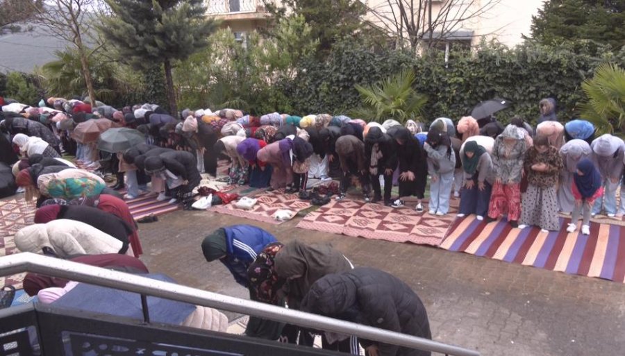 Në Kukës falet namazi i Fitër Bajramit: Një nga ditët më të bukura të kalendarit islam