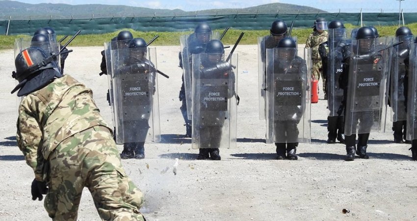 KFOR-i shqiptar dhe hungarez stërviten kundër frikës nga zjarri