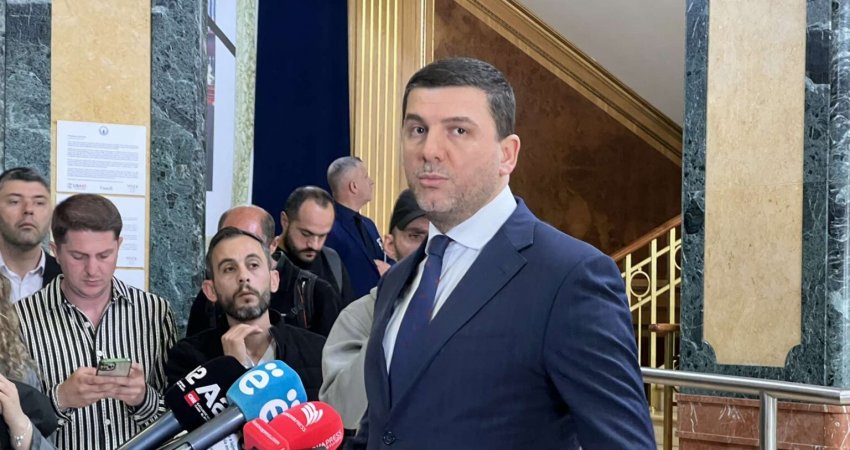 Krasniqi: Për Kurtin më e rëndësishme Haxhiu se rreth 1 milion qytetarë që kanë votuar, s’mund ta mbajë peng me zor shtetin