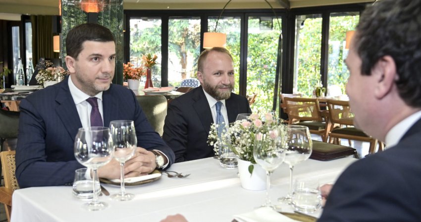 Kurti i injoroi, e ftoi për koalicion Abdixhikun – PDK: Ne nuk i kemi dhënë hapësirë, interes kombëtar të hiqet si kryeministër