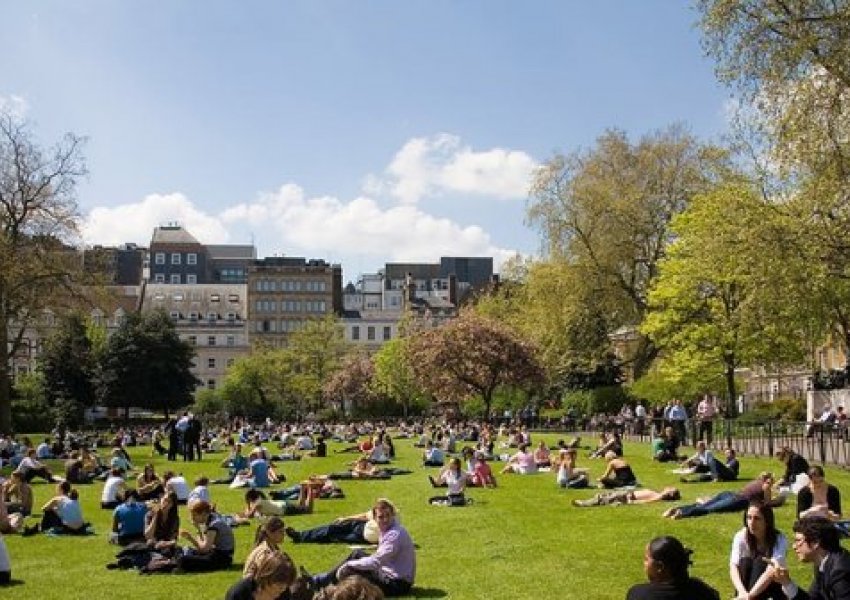 Britania drejt kufizimeve për studentët nga vendet më të prirura për të kërkuar azil