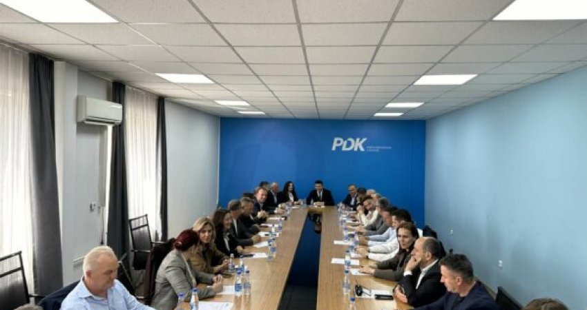 Nis mbledhja e Kryesisë së PDK’së, ku do të diskutohet propozimi i LDK’së për qeveri të tranzicionit