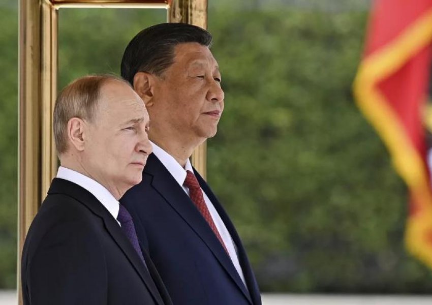 Shenjat e rivendosjes BE-Kinë intensifikohen ndërsa Xi Jinping mbërrin në Moskë për Ditën e Fitores