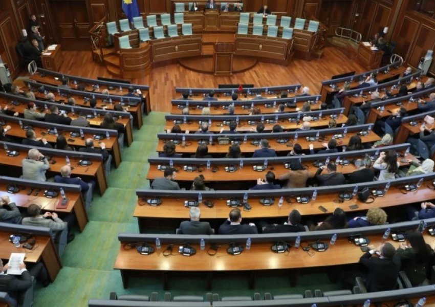 Bllokada politike/ LVV-ja do t’u paraqesë tri propozime partive politike