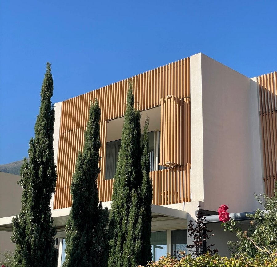 Nga agimi në perëndim, një ditë pranvere në Green Coast