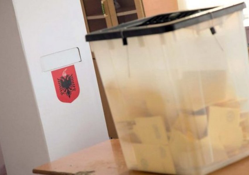Bllokohet përkohësisht procesi i votimit në qendrën administrative Tregan të Elbasanit, pas sinjalizimeve për parregullsi