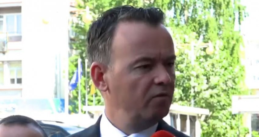 Peci ka mbi dy orë në Prokurorinë Speciale, po vazhdon intervistimi i tij
