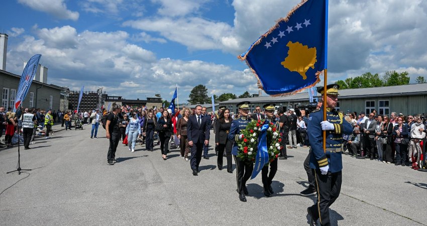 Osmani në Mauthausen të Austrisë: Aty ku njerëzimi njohu tmerrin premtuam sërish – kurrë më