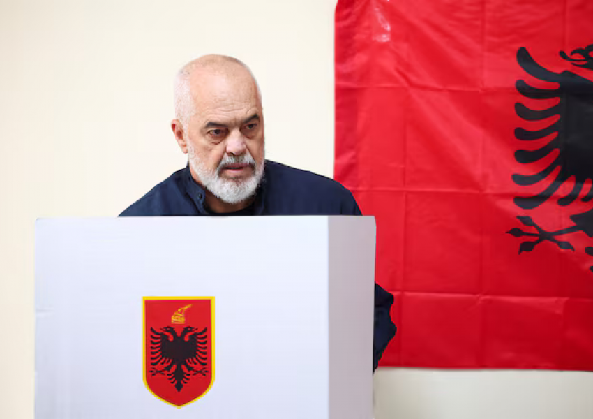 Reuters: Vëzhguesit ndërkombëtarë rrëzojnë zgjedhjet, vihet në dyshim integriteti i votimeve, qeveria hesht