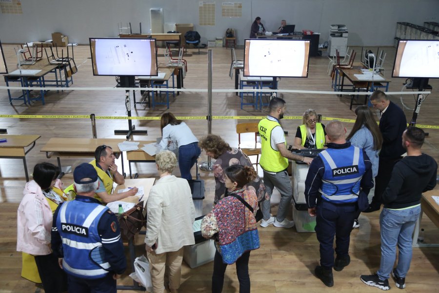 Numërimi i votave po shkon drejt fundit/ Ja si paraqiten rezultatet deri tani