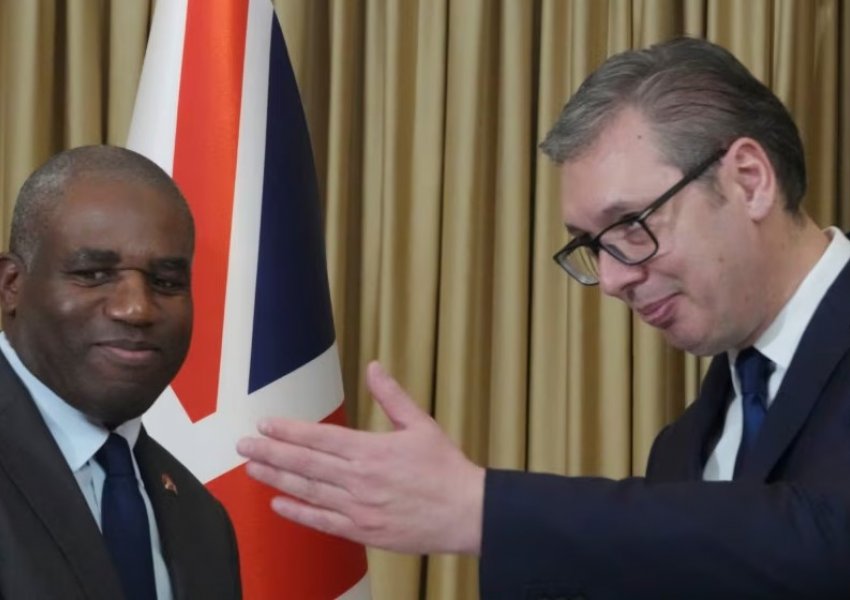 Parlamentarët britanikë kërkojnë ndryshim të politikës së jashtme ndaj Serbisë