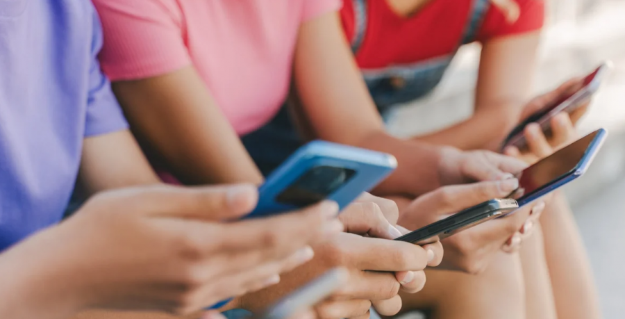 Përdorimi i rrjeteve sociale është më i dëmshëm tek fëmijët sesa vetë pajisja elektronike
