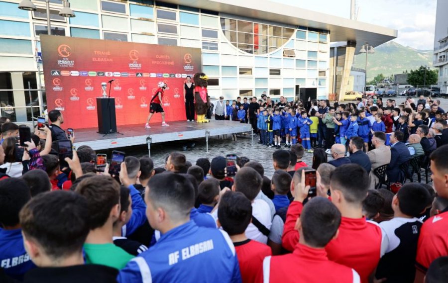 Euro U-17 mbërrin në Elbasan, FSHF organizon event promovues me qindra fëmijë e qytetarë