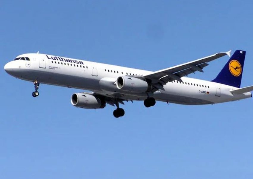 Fluturimi i Lufthansës mbeti pa pilot për 10 minuta, bashkëpiloti humbi ndjenjat teksa kolegu i tij ishte në tualet