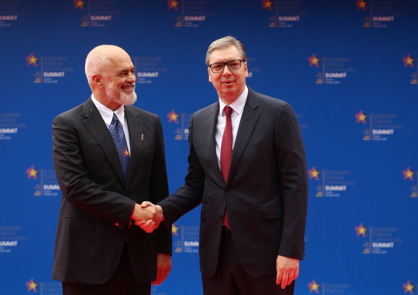Rron Gjinovci: Edi Rama po i hap derën Serbisë në BE dhe po e dëmton Kosovën