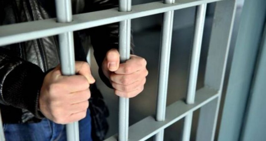 Nga një muaj paraburgim për dy persona, dyshohen për marrje ryshfeti