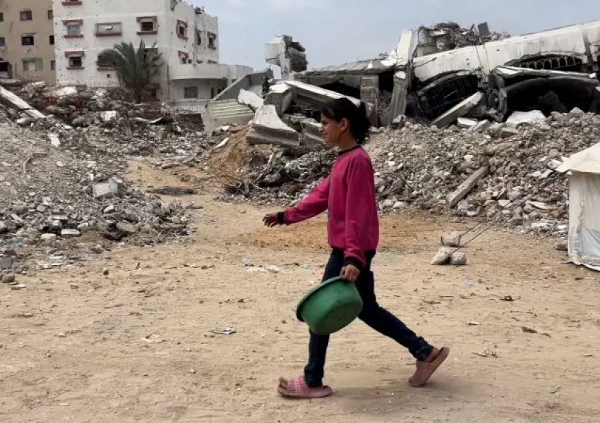 ‘Ndihem sikur kam vdekur’/ Uria që vret në Gaza, misioni i Janës së vogël për të mbajtur gjallë familjen