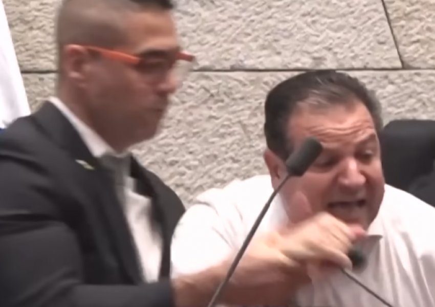 Izrael/ ‘Keni vrarë 19 000 fëmijë’, deputeti i opozitës largohet me forcë nga foltorja e parlamentit