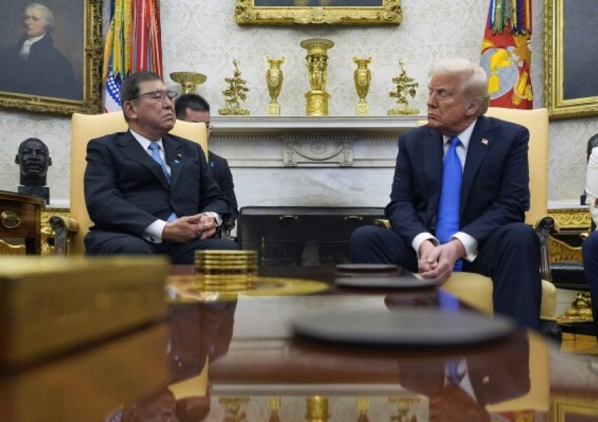 Kryeministri i Japonisë - Trumpit: Zgjidh investime, jo tarifa!