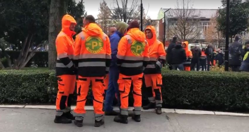 “Pastrimi” kthehet në rrugë – Greva ndërpritet pas marrëveshjes me Komunën