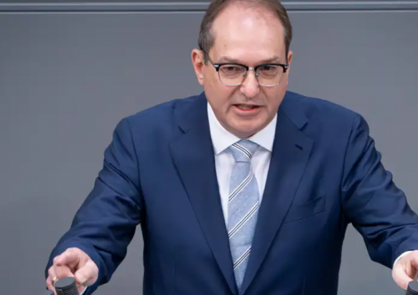 Ministri i brendshëm gjerman me projektligj për kufizimin e ribashkimit familjar për refugjatët 