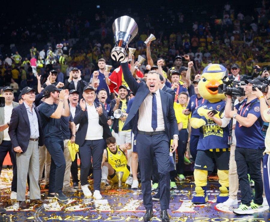 Fenerbahçe shpallet kampione e Euroligës, mposht Monacon në finale